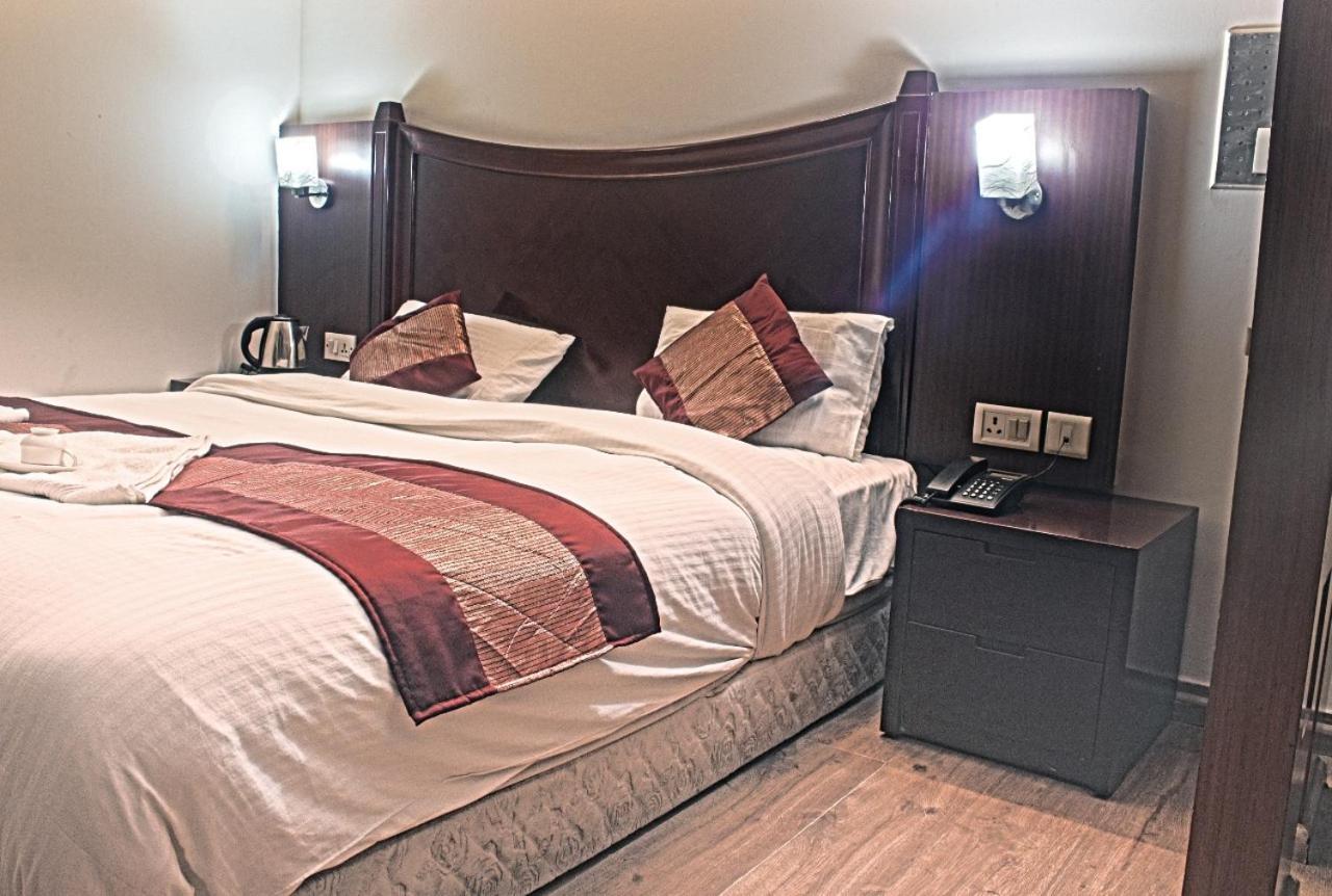 Ddr Hotel Residency Gurgaon Dış mekan fotoğraf